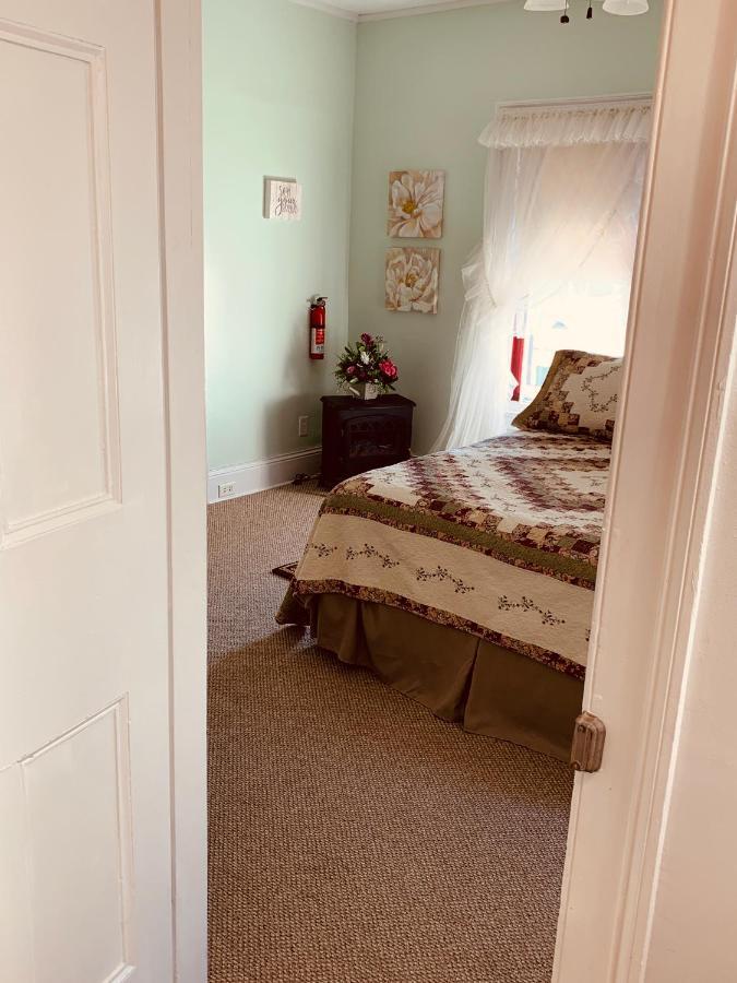 Centennial Inn Bed & Breakfast Conneaut 外观 照片